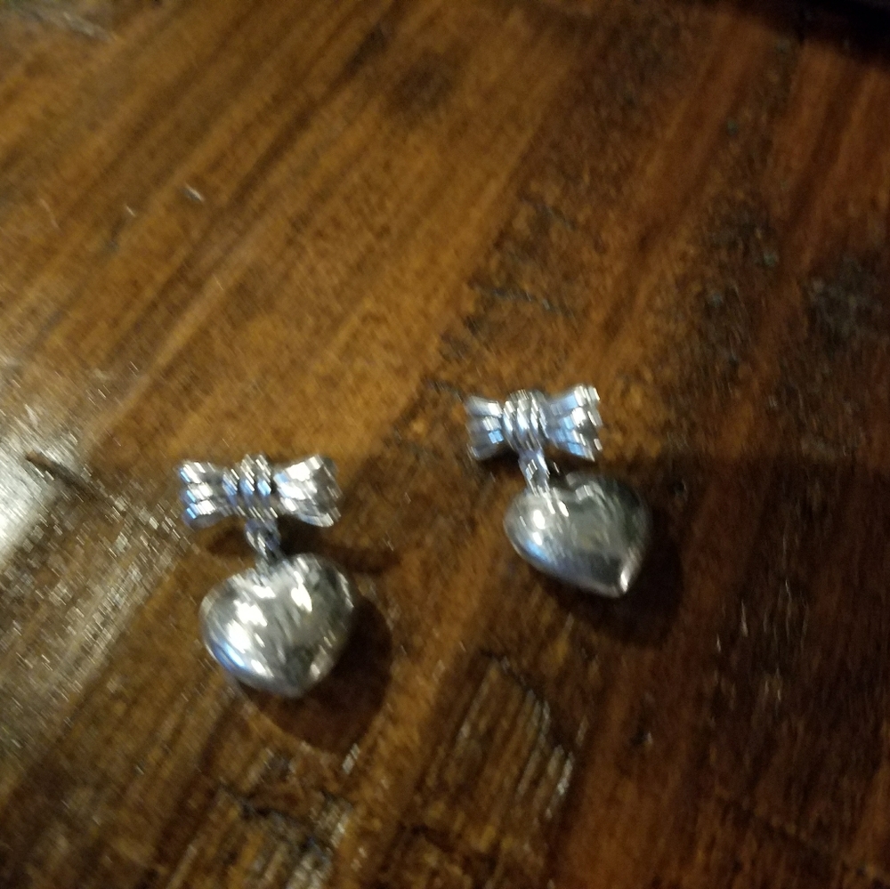 Sterling silver bow earrings